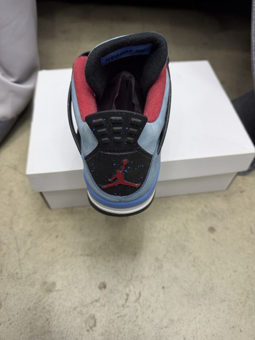 Jordan 4 travis scott