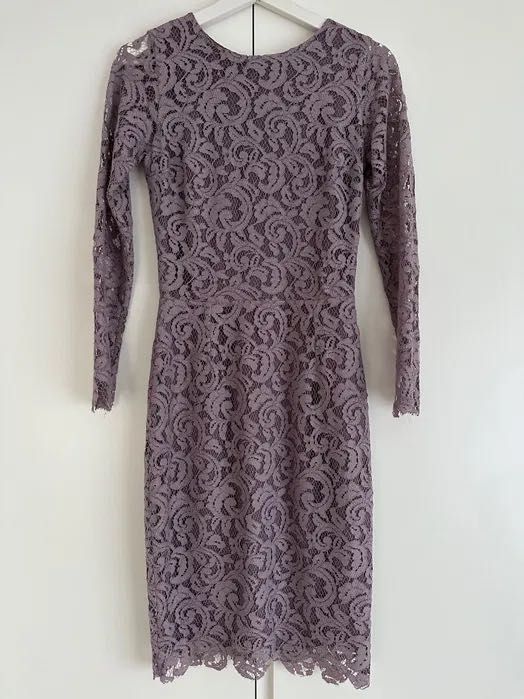 Vând rochie PNK din dantelă