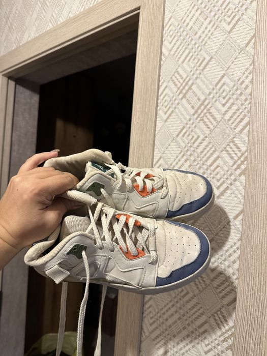 Кроссовки в хорошем состоянии