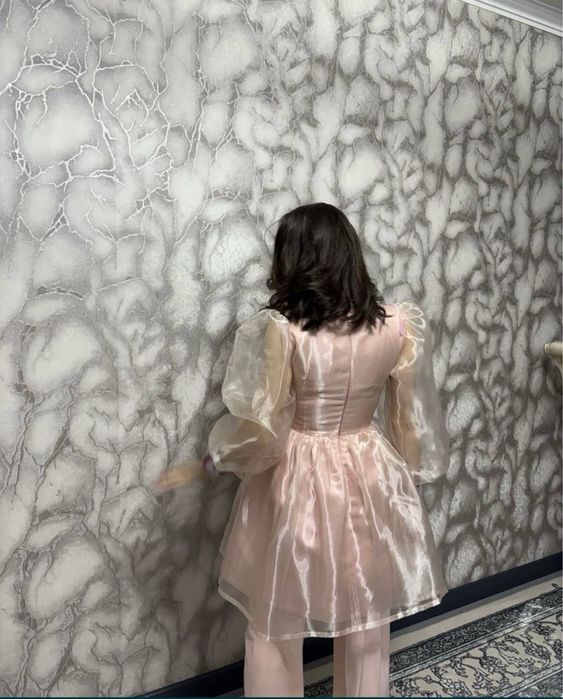 Келин саломга куйляк ва иштон, Космтюмчик на келин салом