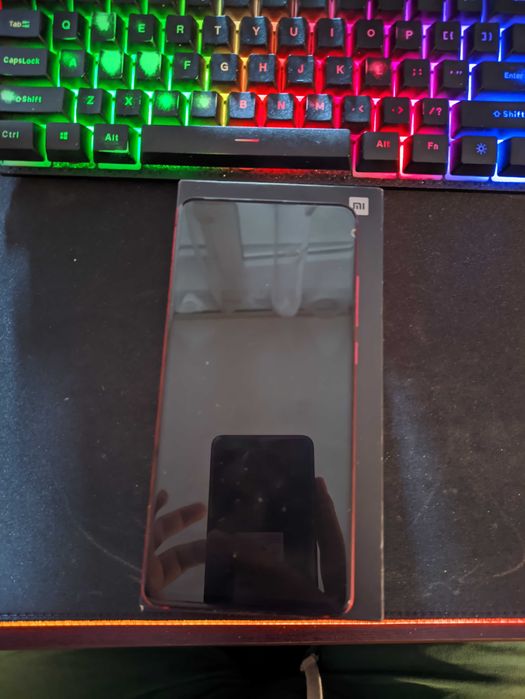 Продавам телефон Xiaomi Mi 9T 6/64