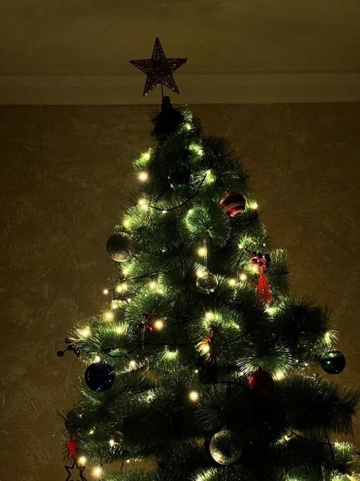 Ёлка новогодняя,заснеженная