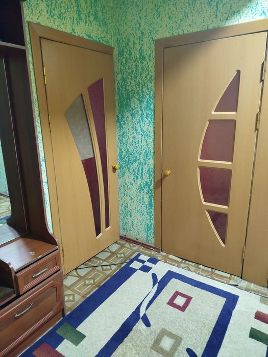 3 xonali kvartira tez va arzon narxda sotiladi.