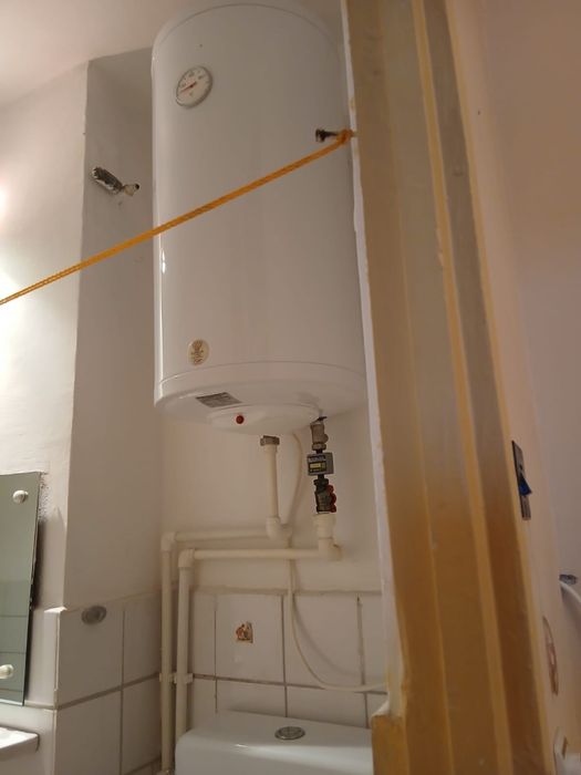 Ocazie!Apartament cu una cameră decomandat Mazepa (banci).