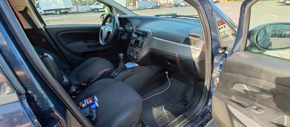 Fiat Grande Punto benzina 2000€