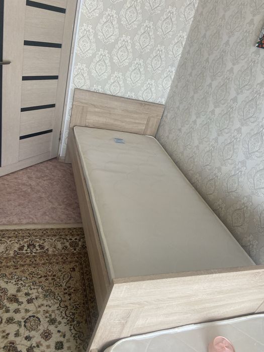 Газ пеш шифонер екі кроват сатылады
