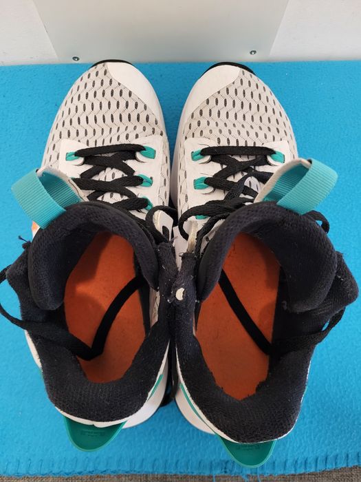 Ghete baschet Nike Lebron Witness V mărimea 43 stare foarte bună