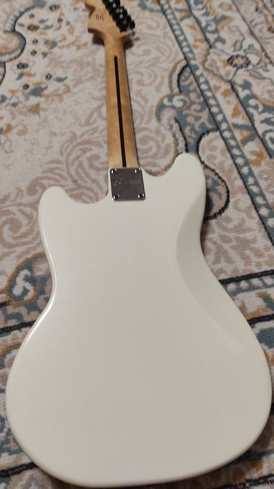 Продам squier mustang
