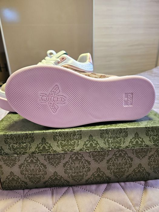 Обувки Gucci нови