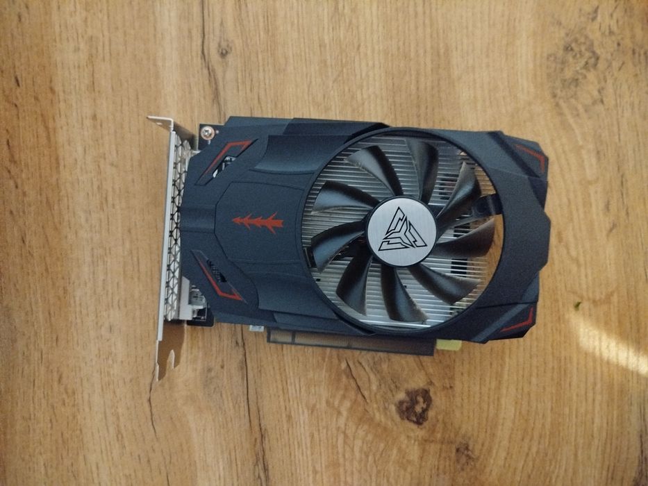 Видео карта rx550. 4 gb vram.в идеальном состоянии