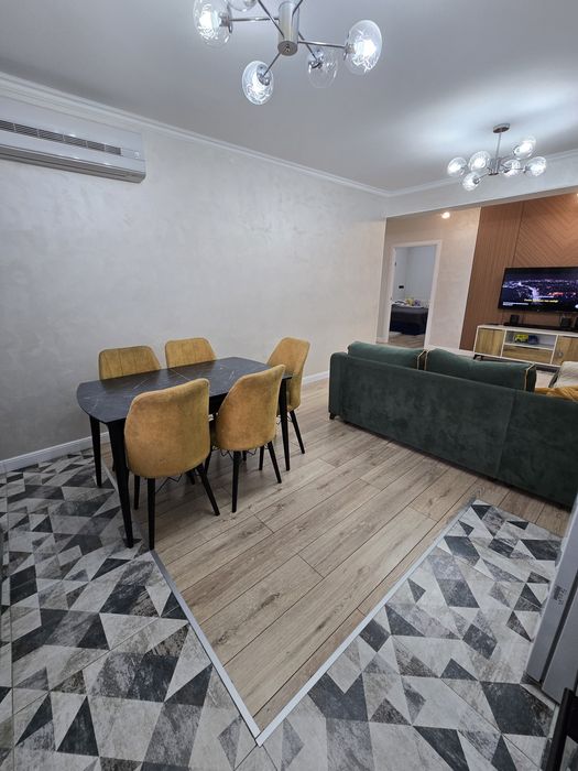 Продам стол и стулья 6шт Турция