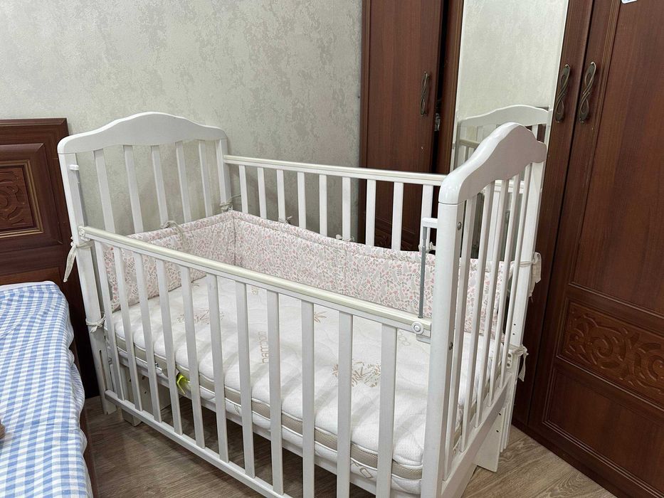 Детская кроватка
