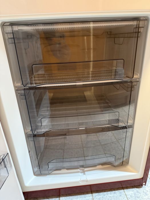 Frigider / combina frigorifica FRANKE Retro, rosu burgundy