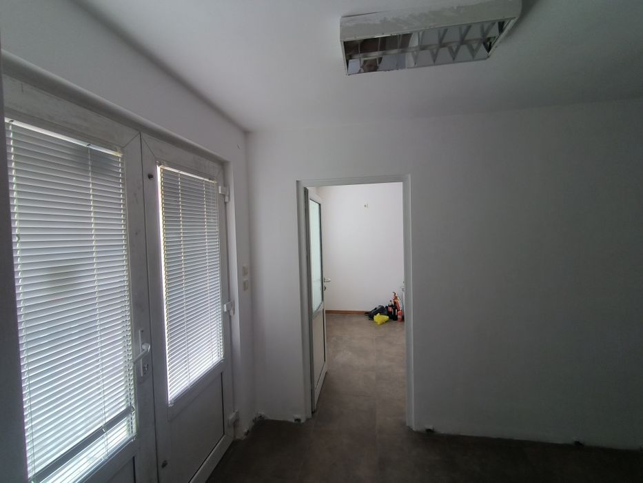 Отдава под наем Ателие