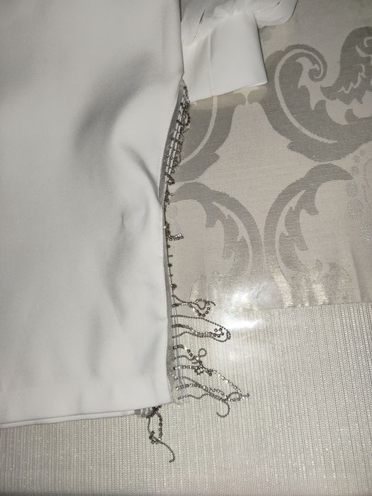 Белое элегантное платье