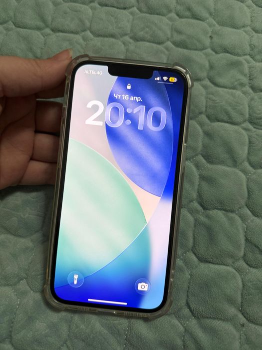 Продам айфон 13