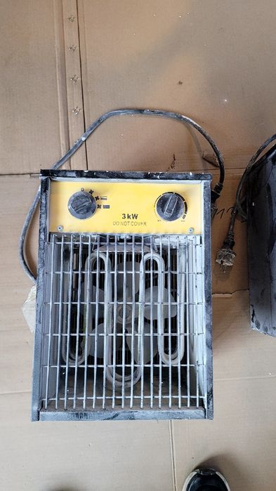 Продавам трифазно Ел. Табло и строителни калорифери