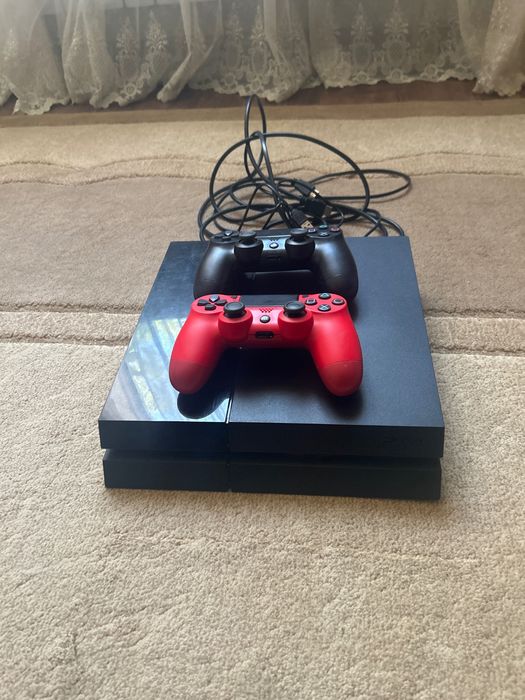Срочно продам игровой ps4