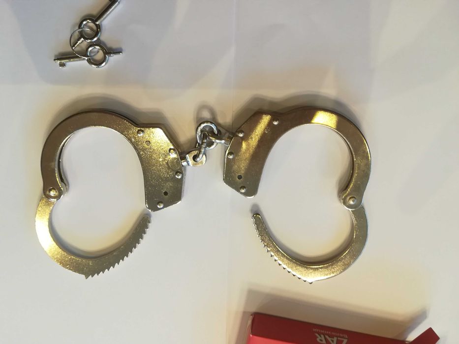 Белезници с мека връзка