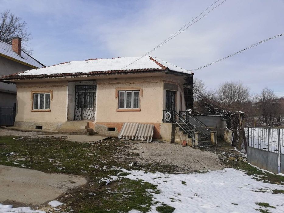 Едноетажна къща в село Сребърна