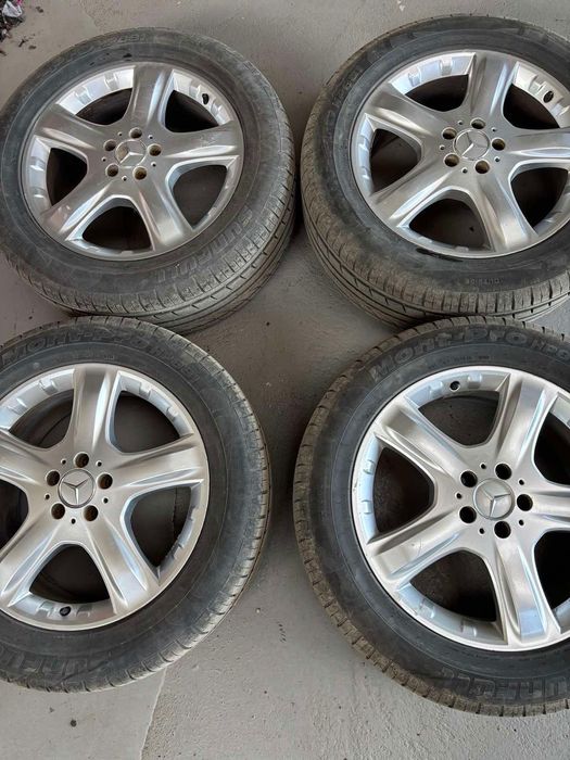 Нови гуми с Джанти  от Мерцедес МЛ 2007г