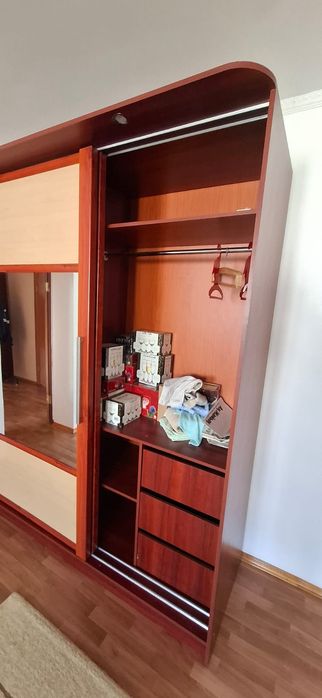 Продаётся два прихожих.