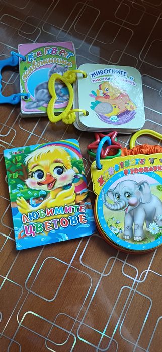 Лот бебешки играчки 6+ месеца