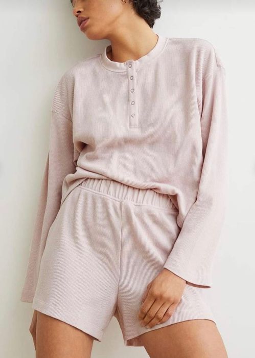 Чисто нов анцуг на H&M