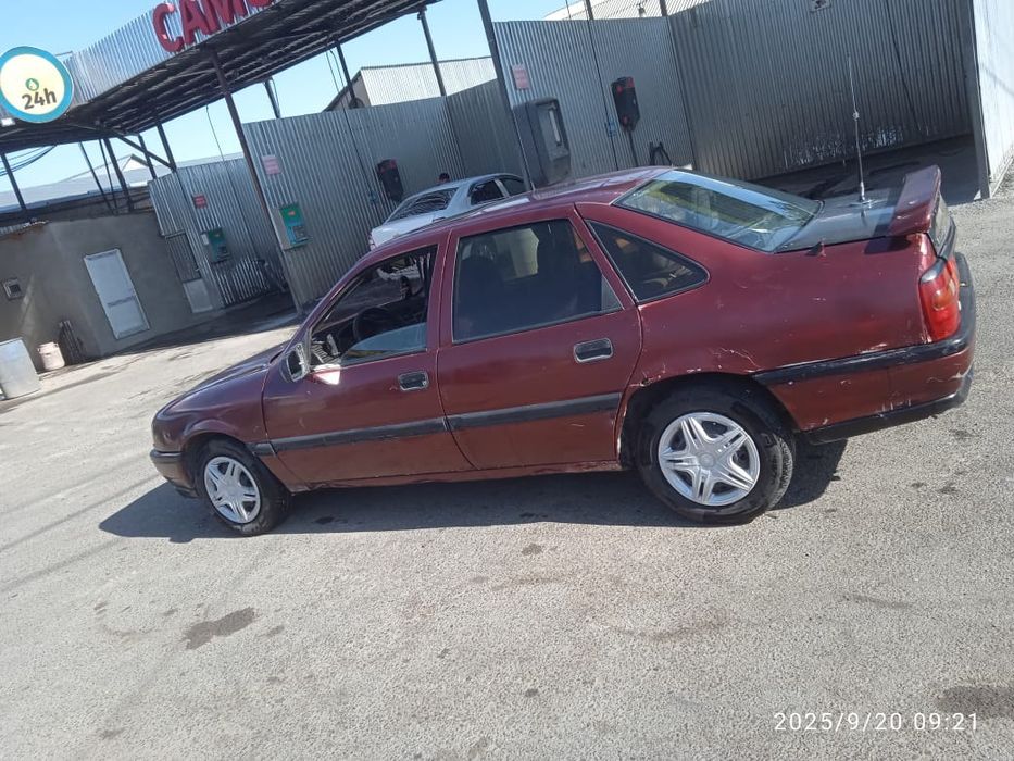 Продам машину  Опель вектра