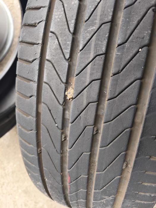 215/60/17" 4бр Continental ultra contact,dot2322,6-7mm