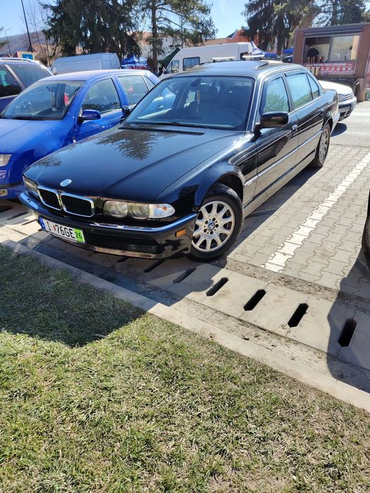 Vând BMW seria 735 I