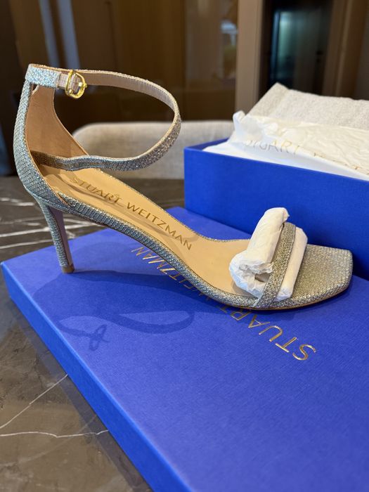 Сандали Stuart Weitzman