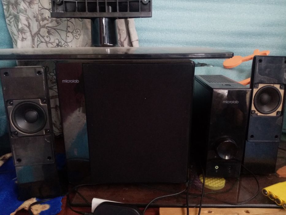 Продаю сабвуфер Microlab FC 362 срочно
