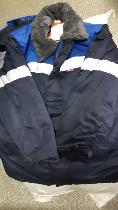 Зимняя спец одежда,куртка и брюки