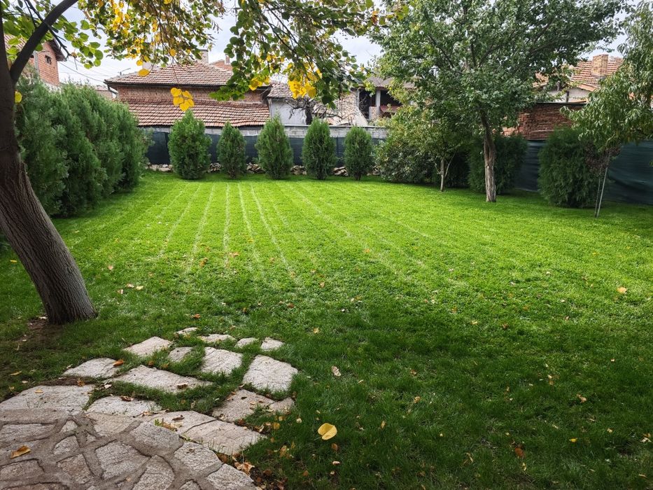 Косене и подръжка на градини