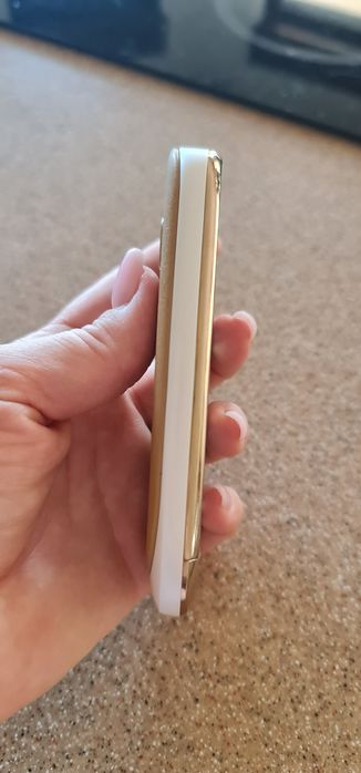 Nokia Oro, ediție limitată, placat cu aur 18K