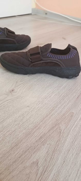 Нови обувки VANS