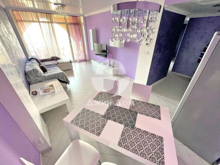 Просторен тристаен апартамент с ПАНОРАМА МОРЕ в Атриум Бийч, Елените