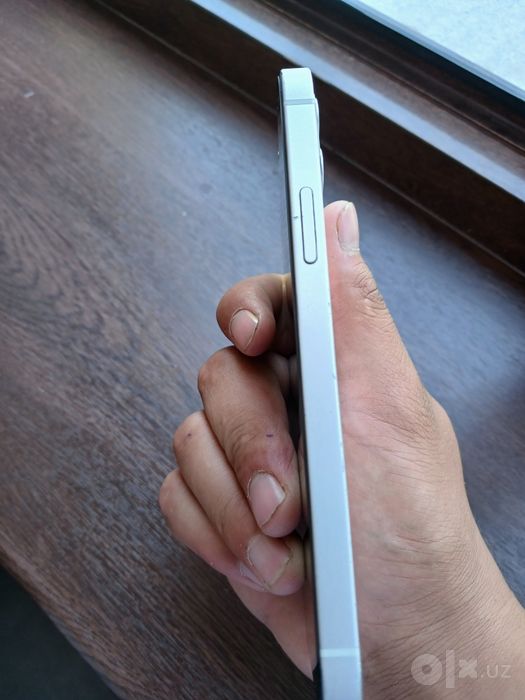 Iphone 12 ideal holatda