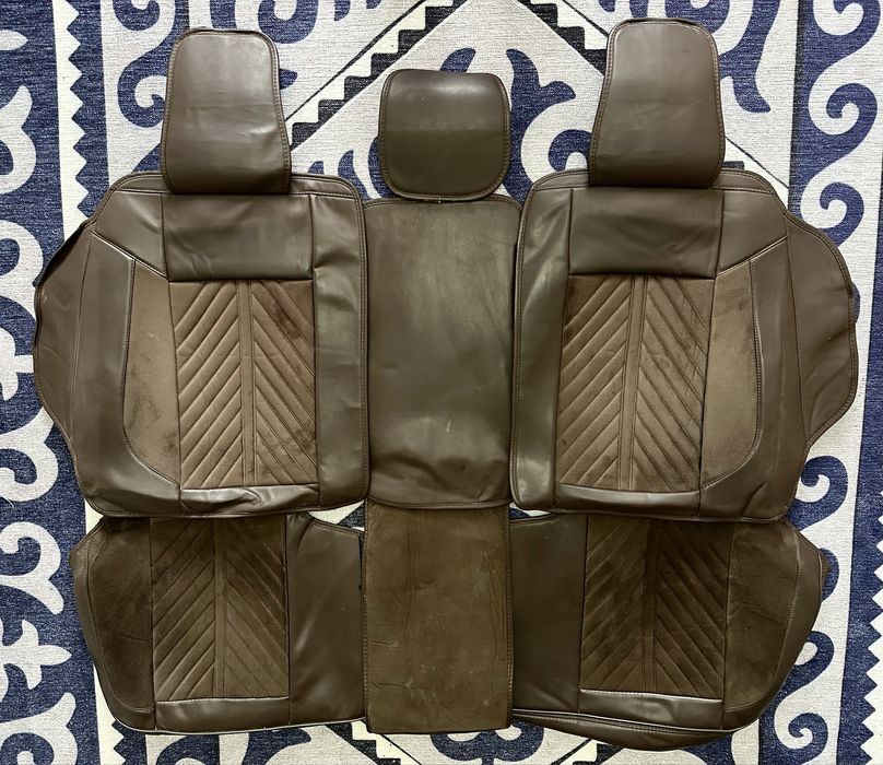 Продам универсальный анатомический чехол для авто