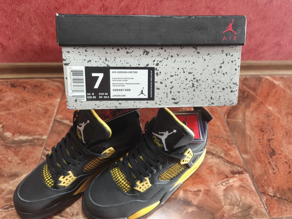 Air Jordan 4 Retro “Yellow Thunder”