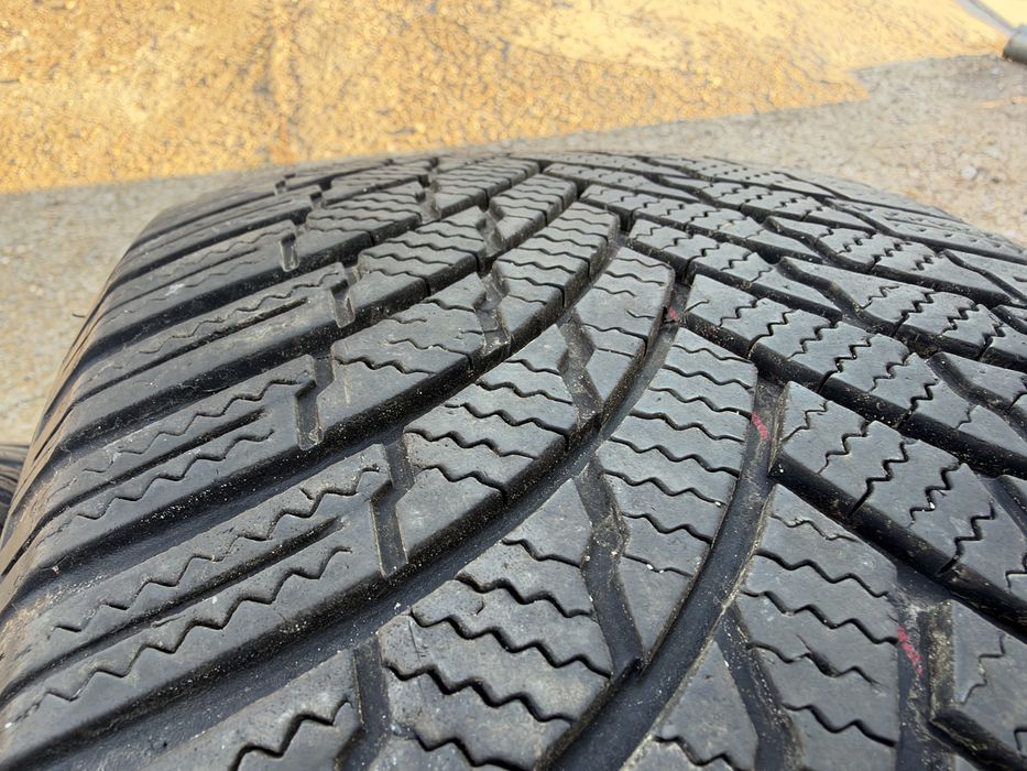 4бр. ОТЛИЧНИ Зимни Гуми С Борд 255/45R/20 -FIRESTONE- DOT:4424- 6.5мм.+5.3мм.