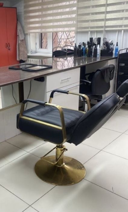 Кресло барбера, парикмахерское кресло
