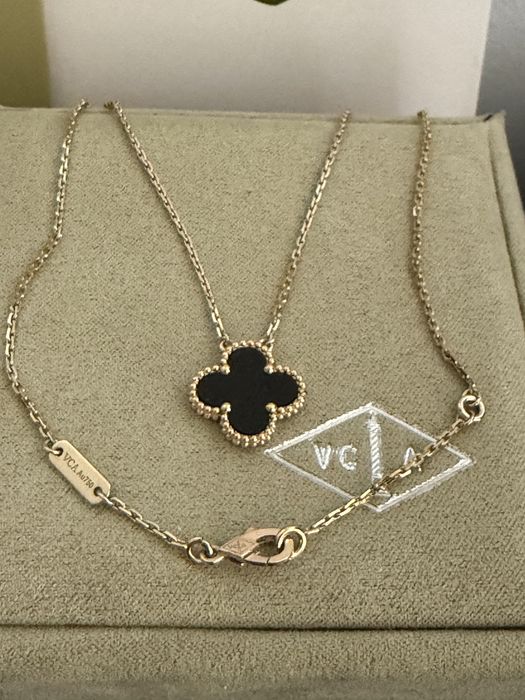 Колие Van Cleef с черен оникс