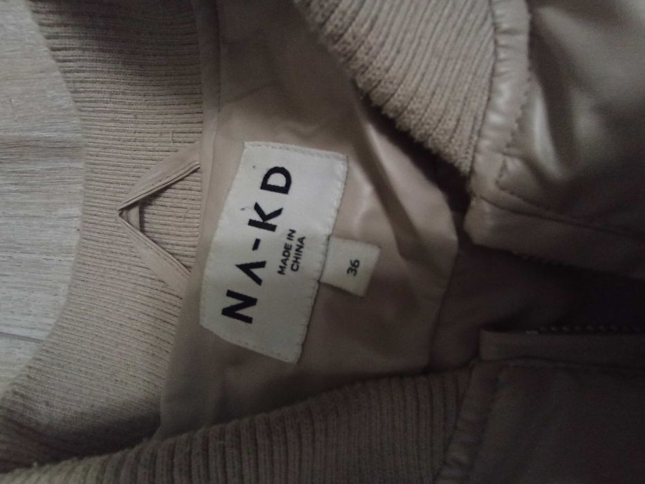 Бежово яке за зимата