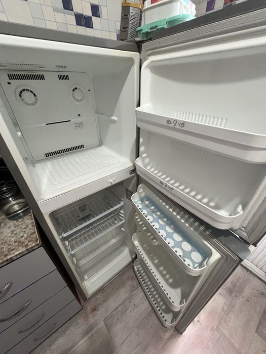 Продам холодильник LG , б/у