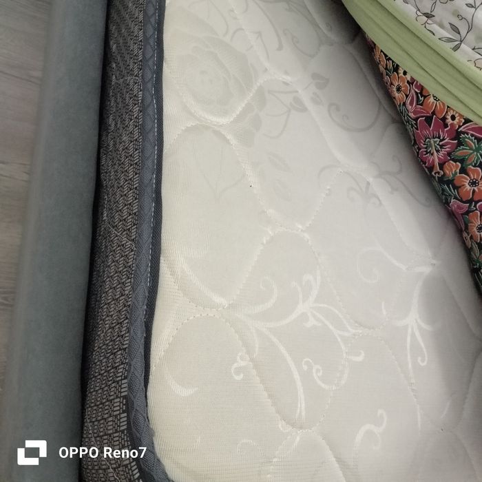 Продам матрас дешева