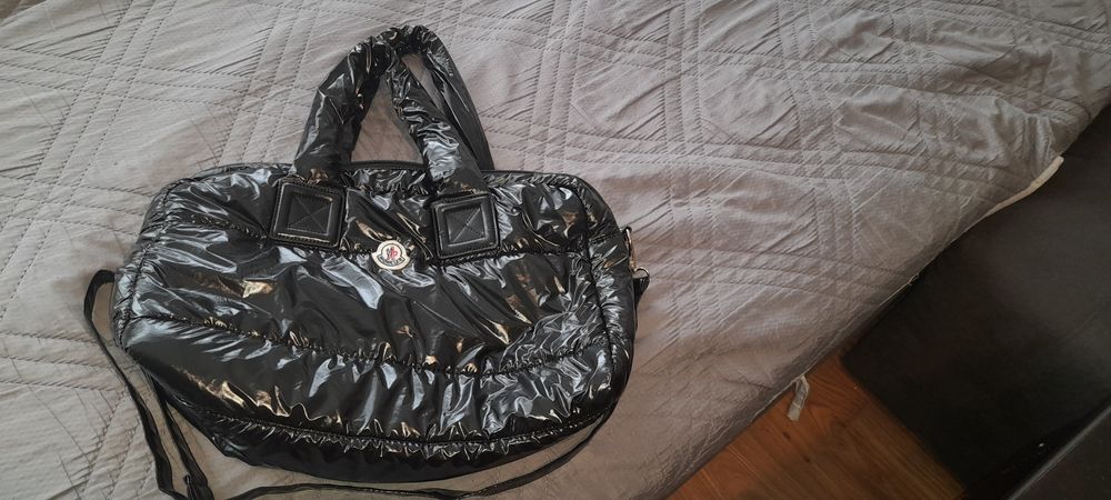 Мъжка черна  чанта Moncler