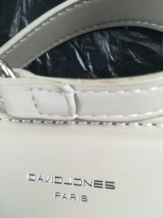 Geanta damă culoare albă,putin purtata