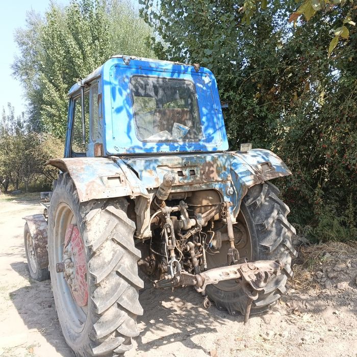 Traktor sotiladi ishlab yurgan traktorni dakmenti yoq ballonlari yaxsh